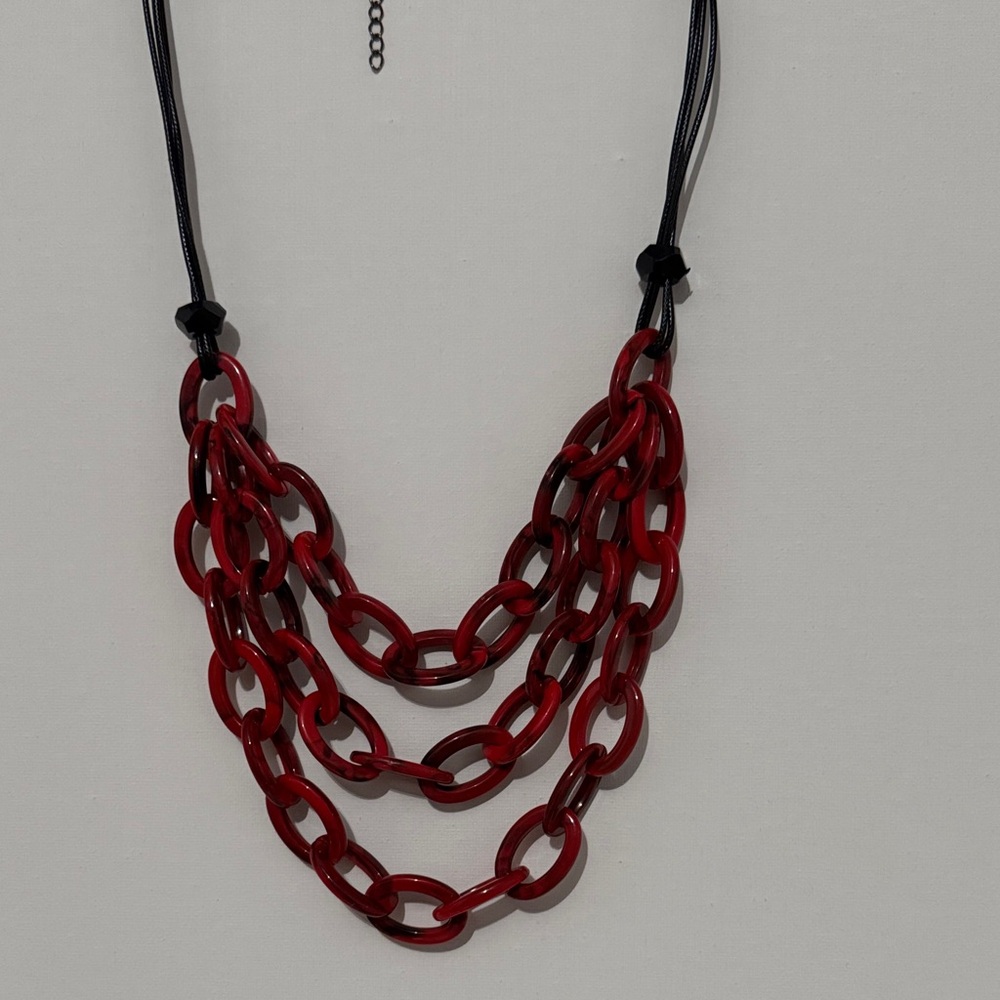 Red plastic Chainlink Necklace